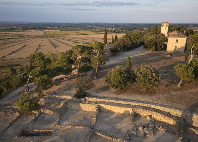 ENSERUNE. OPPIDUM ET MUSÉE ARCHÉOLOGIQUE