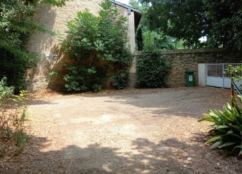 GÎTE EN LANGUEDOC, PROCHE DE LA MER, ANIMAUX ADMIS.