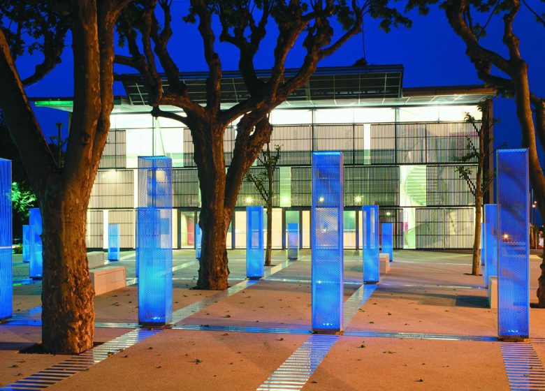 RAYONNANT « TRAVAIL IN SITU » DE DANIEL BUREN